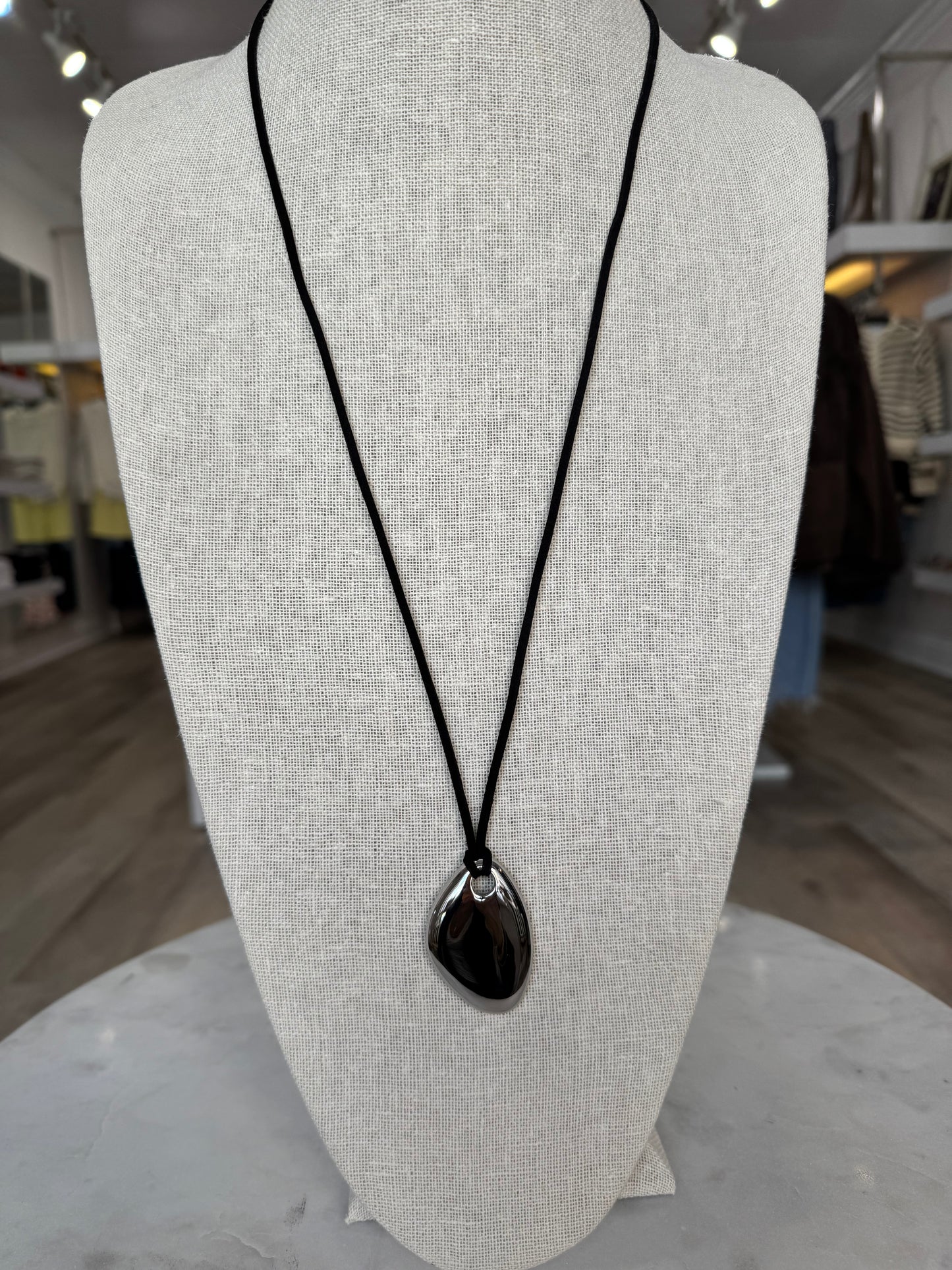Silver Oval Pendant Necklace