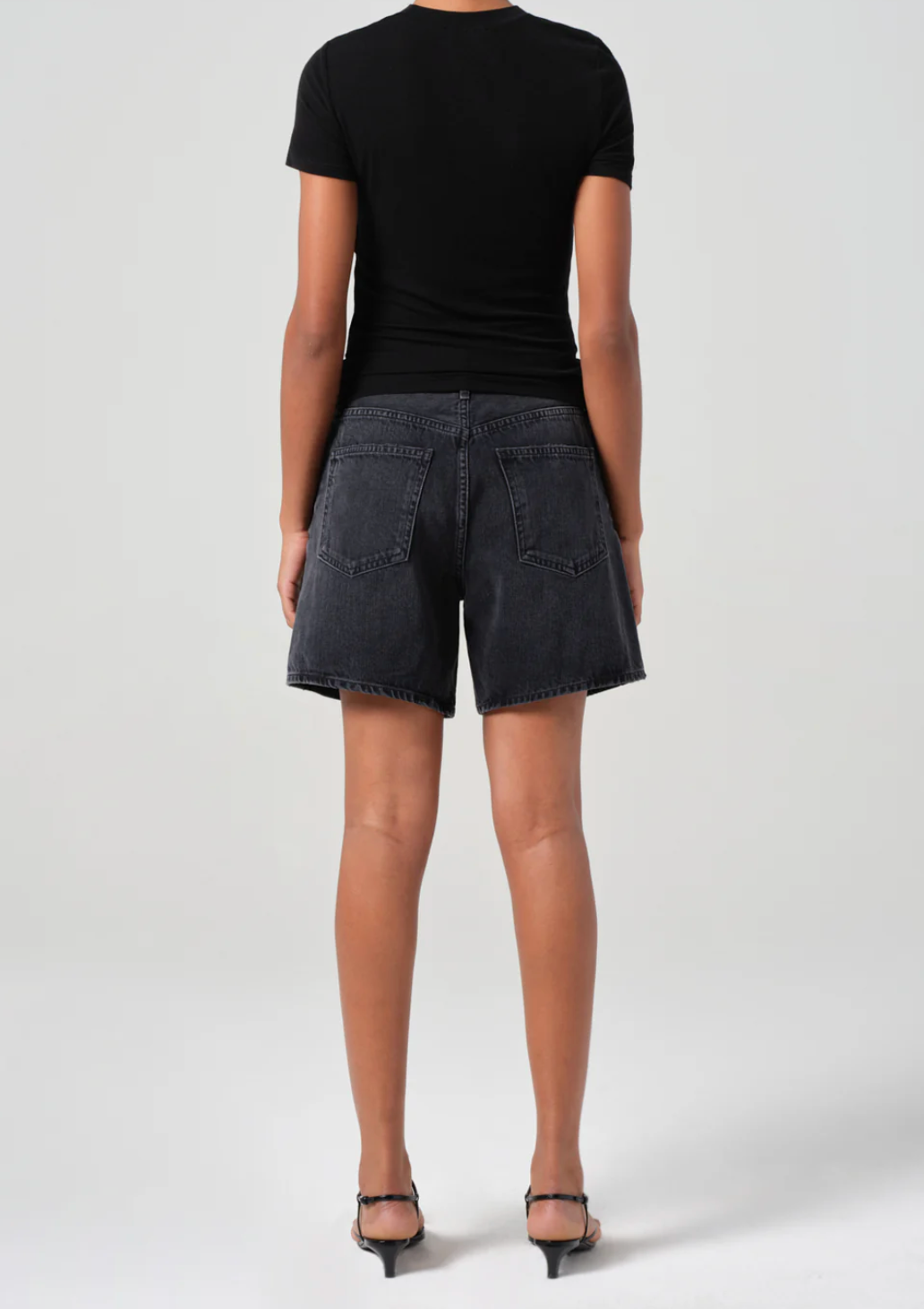 Dame Short In Hitch