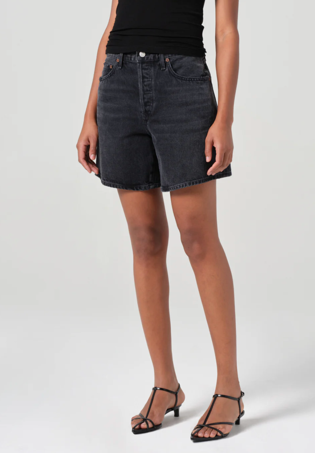 Dame Short In Hitch