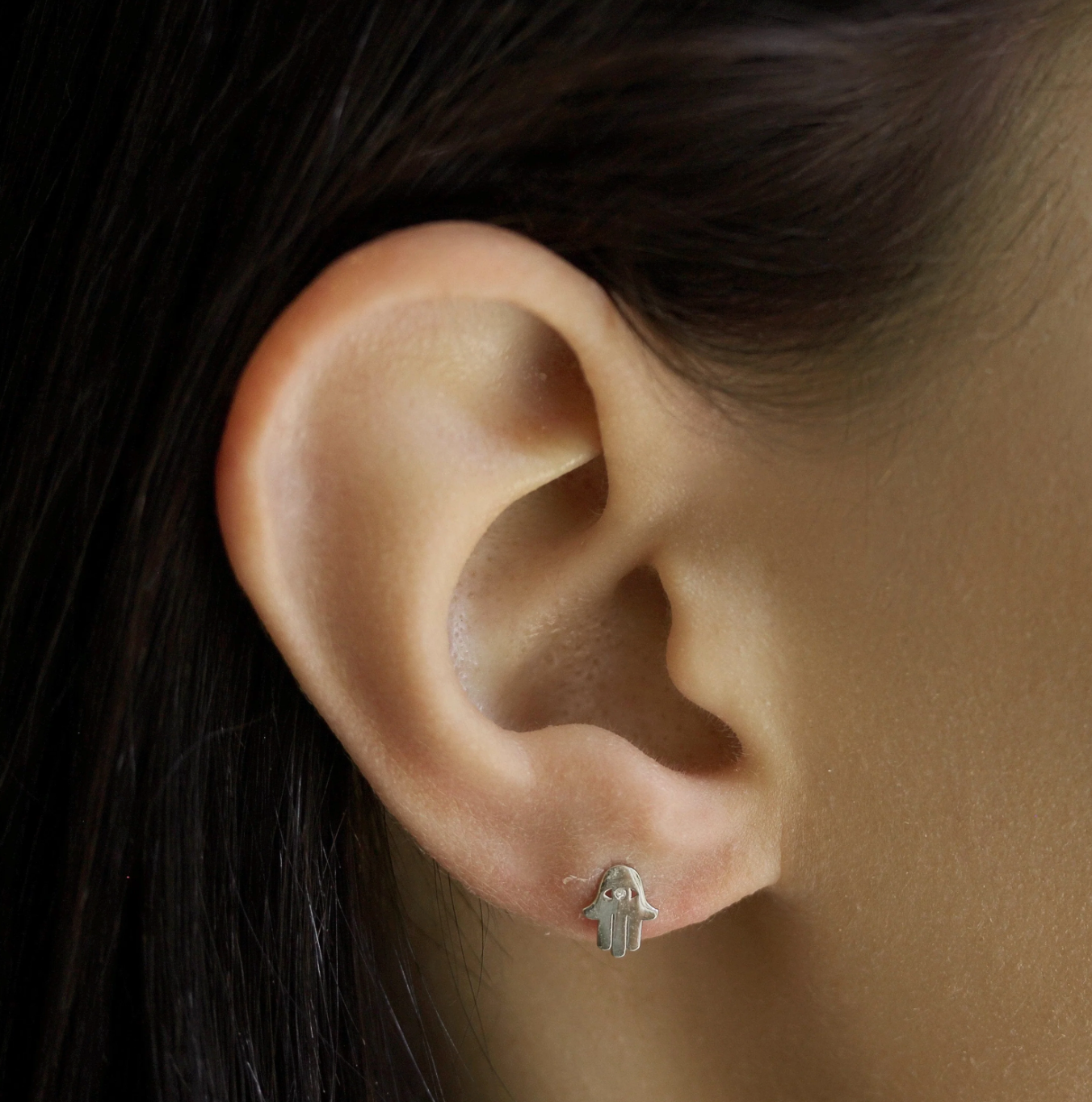 Simple Hamsa Stud