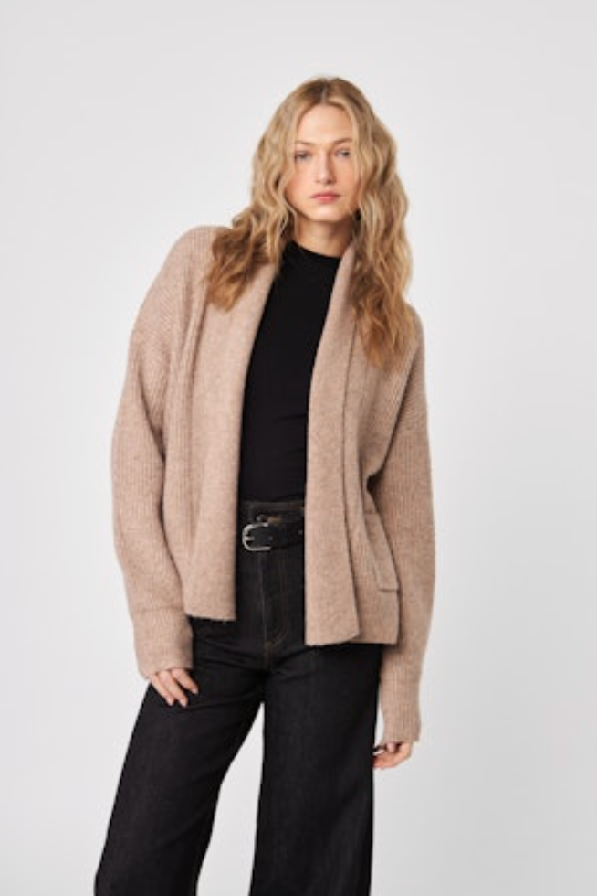 Noah Cardigan in Latte
