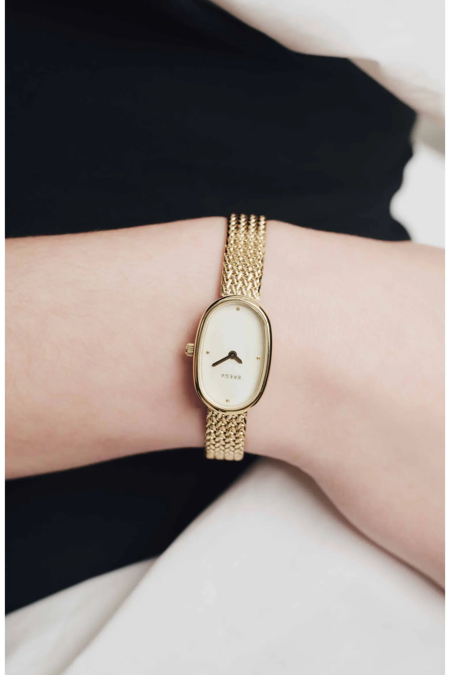 Jane Tethered Mesh Strap Watch, 18mm