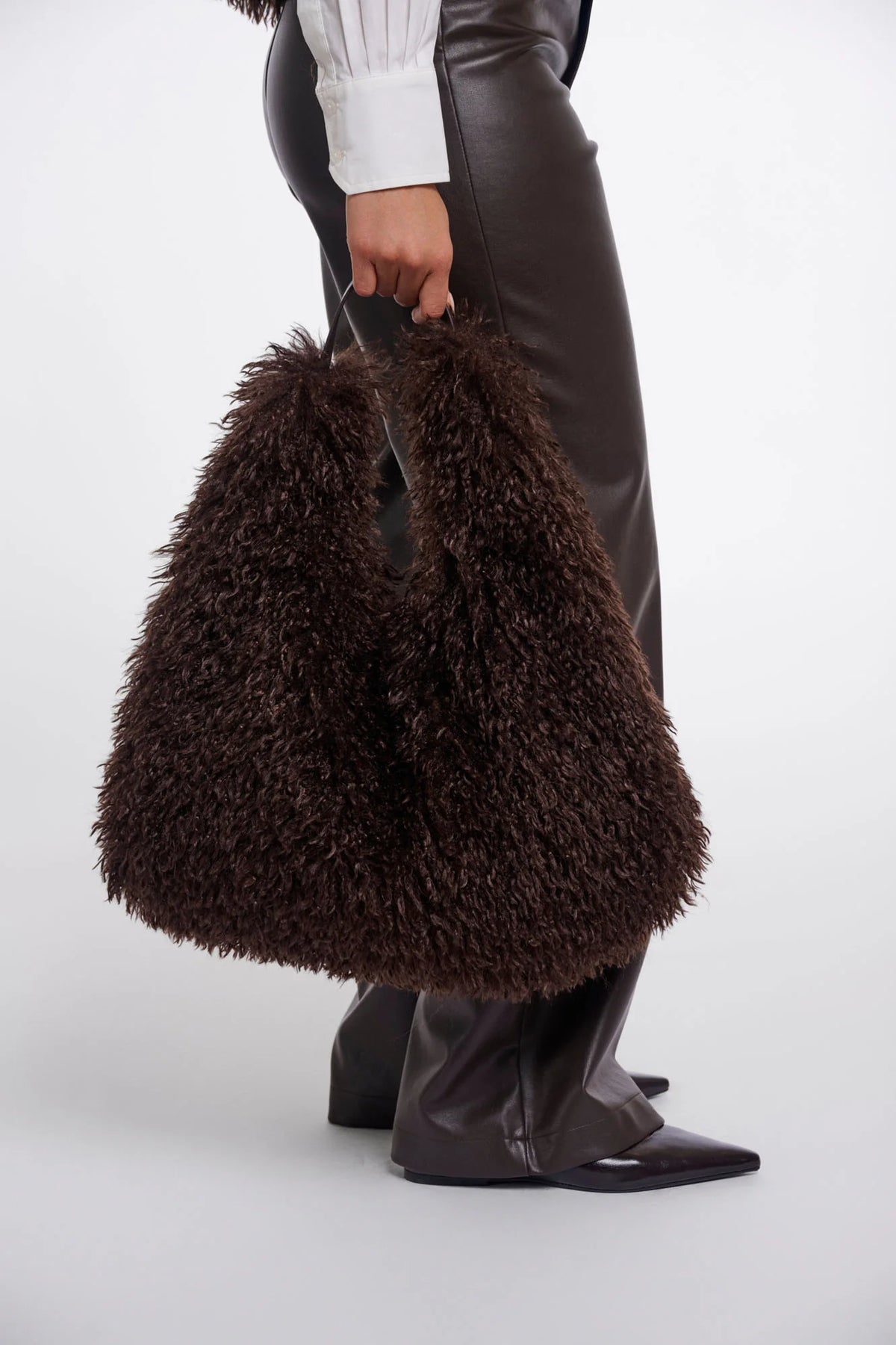 Gusta Shoulder Bag
