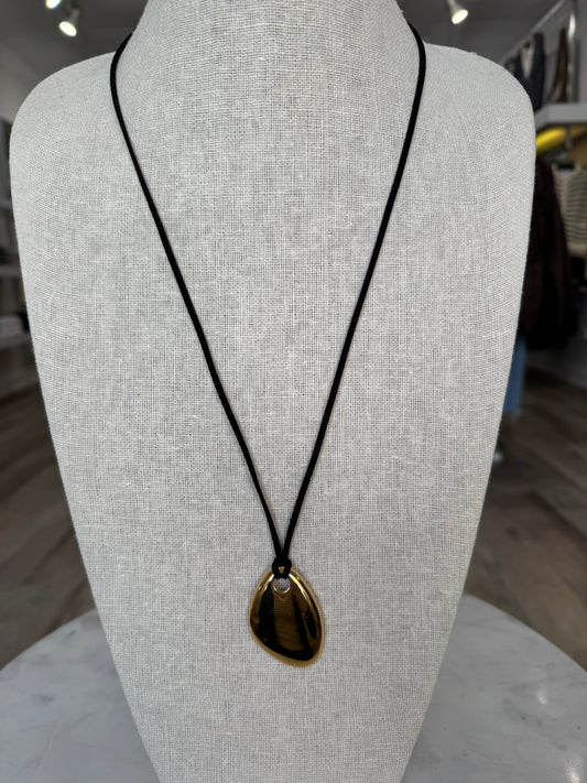 Gold Oval Pendant Necklace