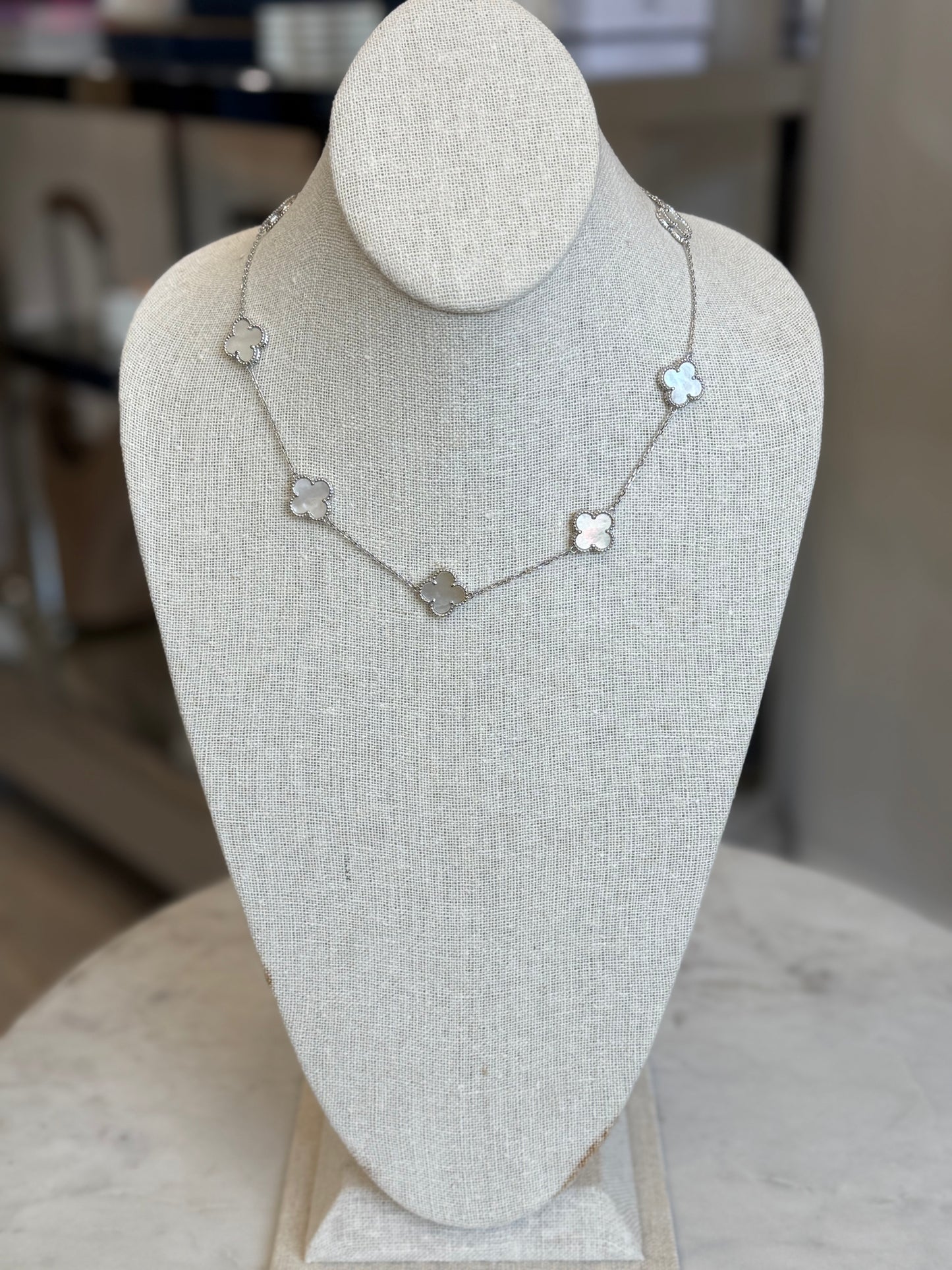 Ali Clover Necklace Short