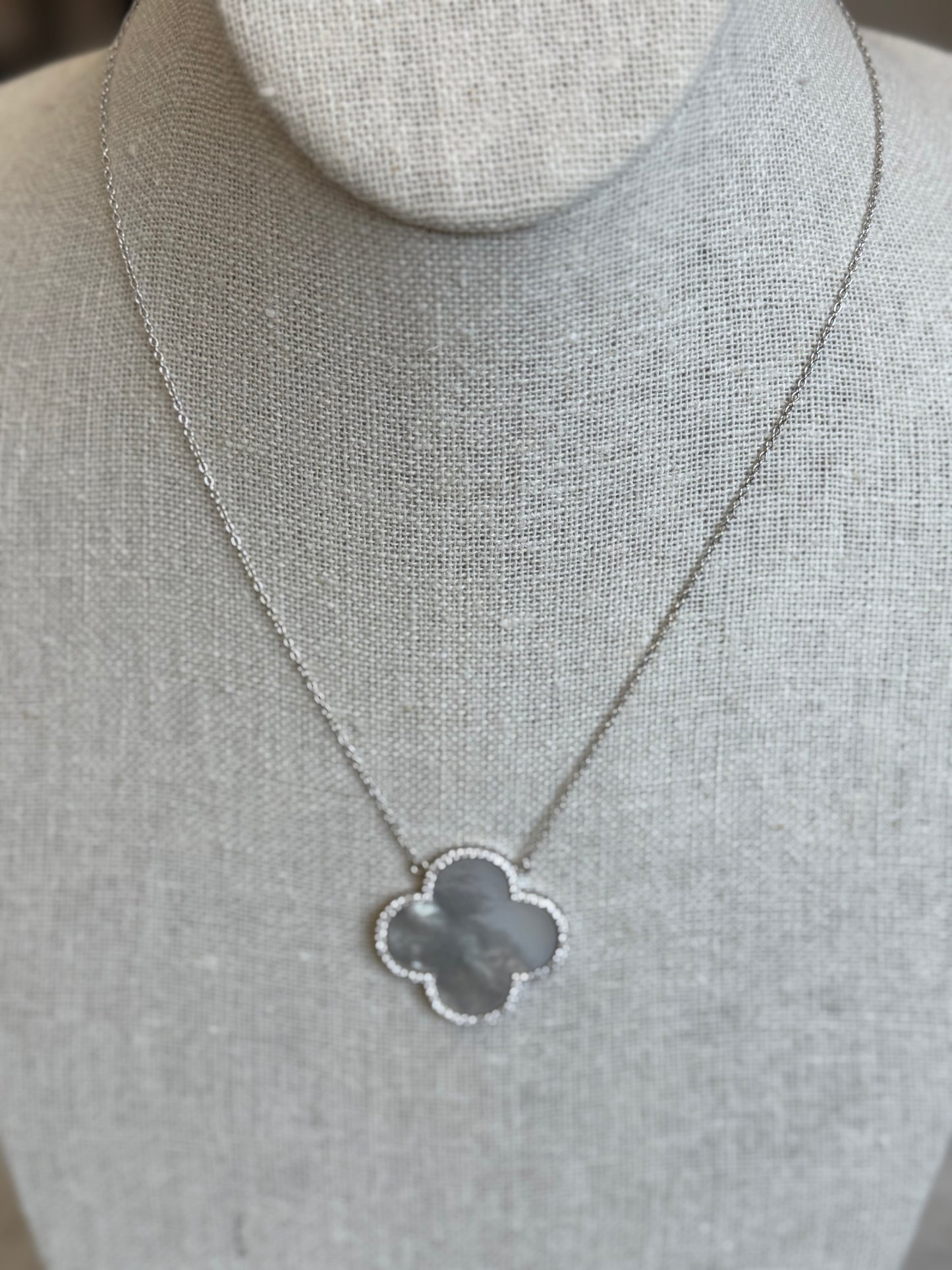Ali XLarge Clover