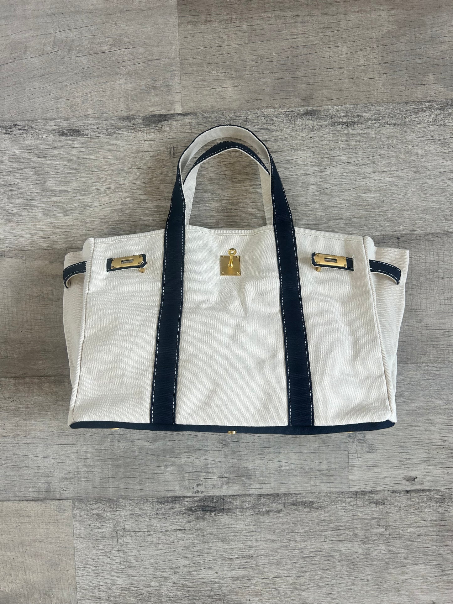 The Weekender Distressed Tote: Navy