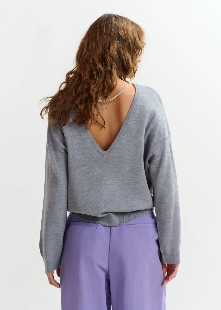 Jemini Pullover With Necklace