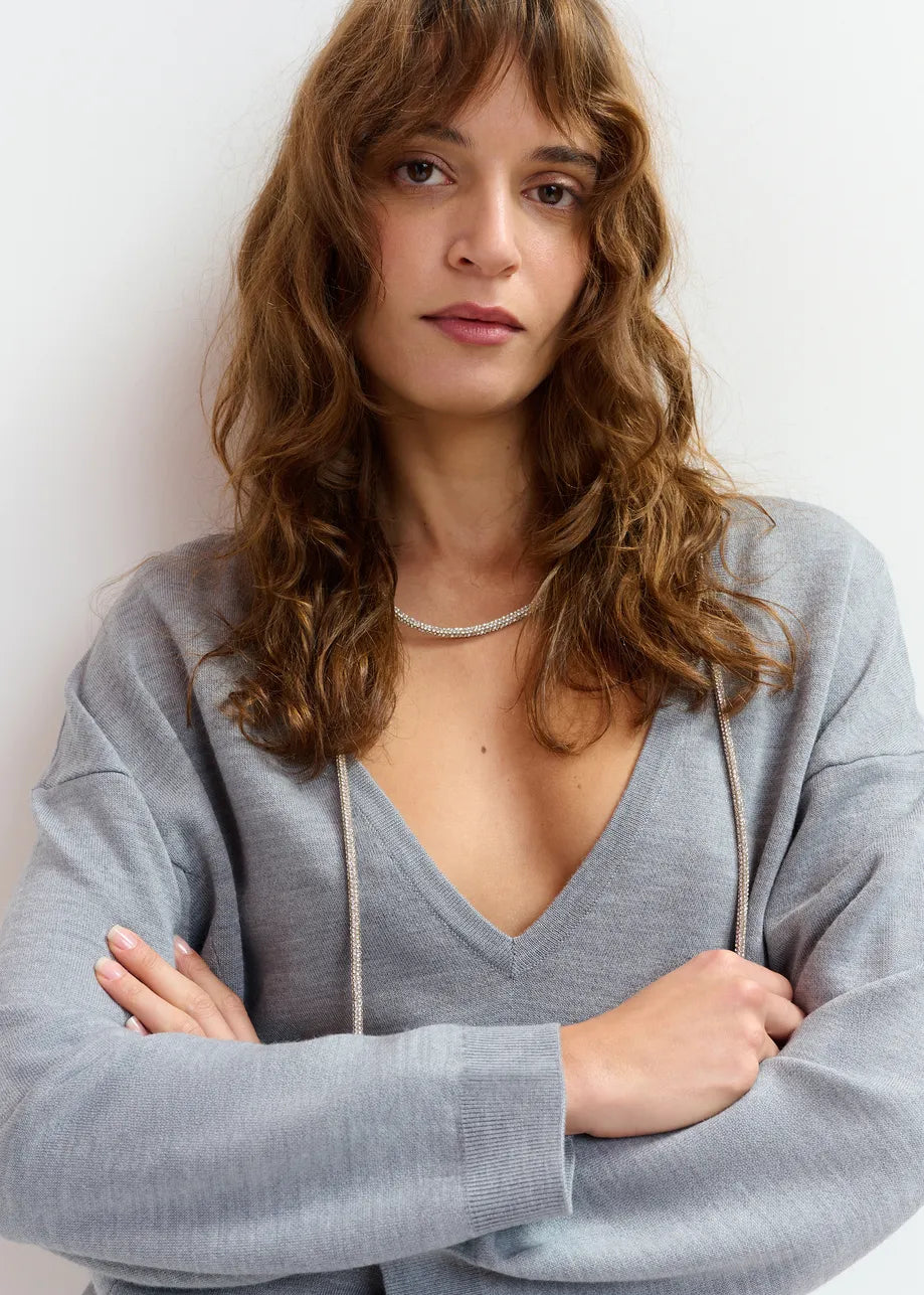 Jemini Pullover With Necklace