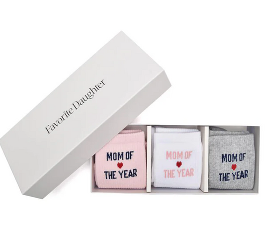 THE MOM OF THE YEAR HEART SOCK BOX SET