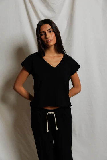 Pearl Vneck Black