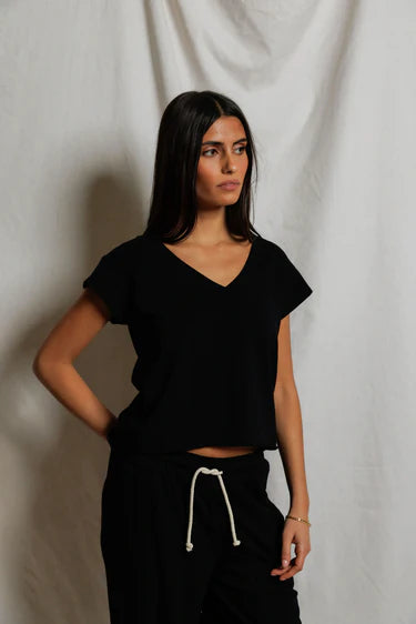 Pearl Vneck Black