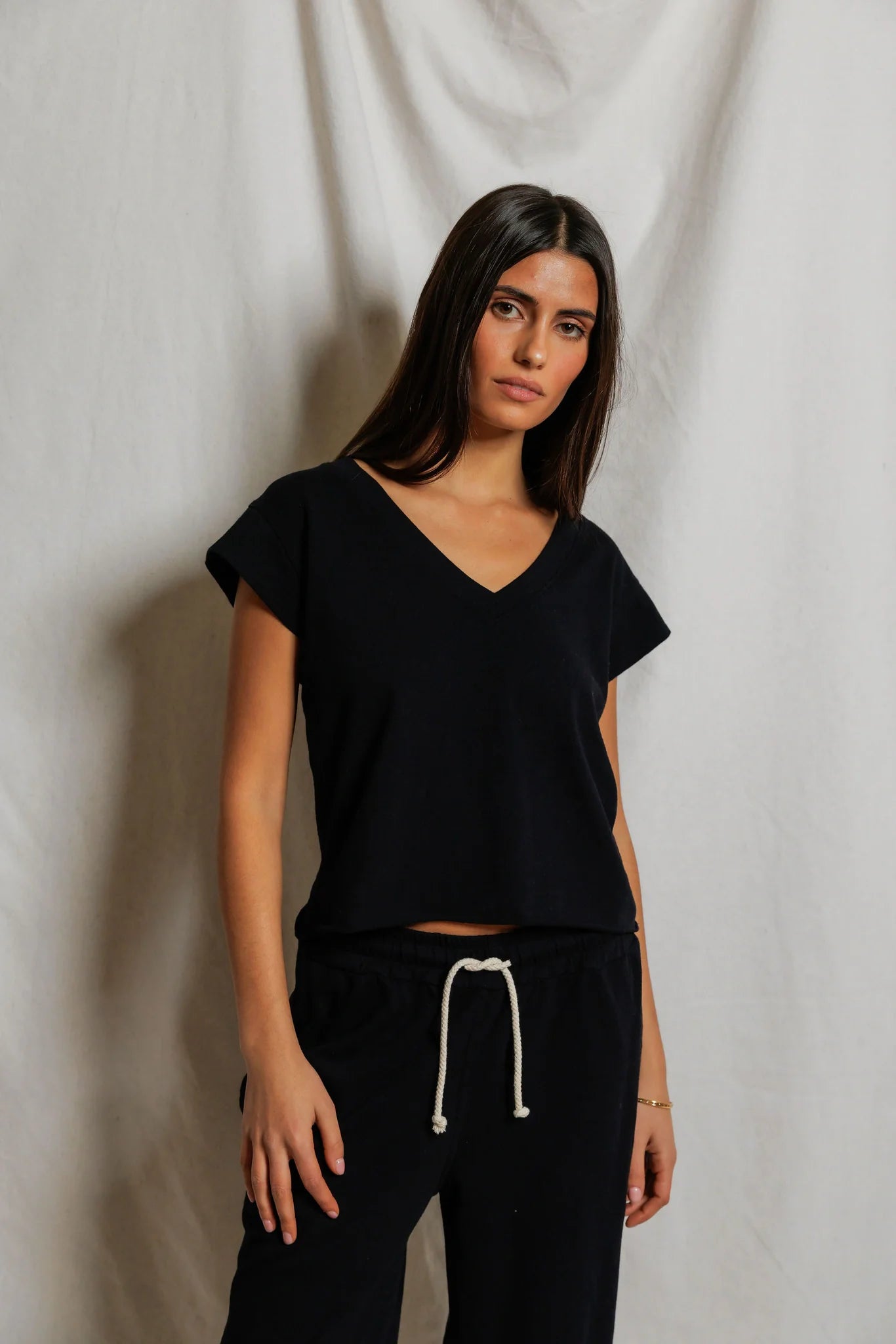 Pearl Vneck Black